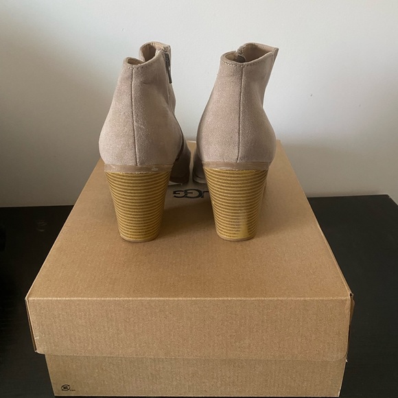 Faux Suede Banana Republic Grey Booties - Picture 3 of 7